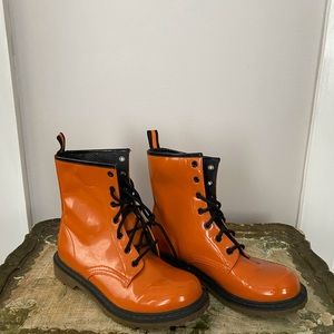VTG 1990s No Boundaries Boots (Doc-Marten Style)